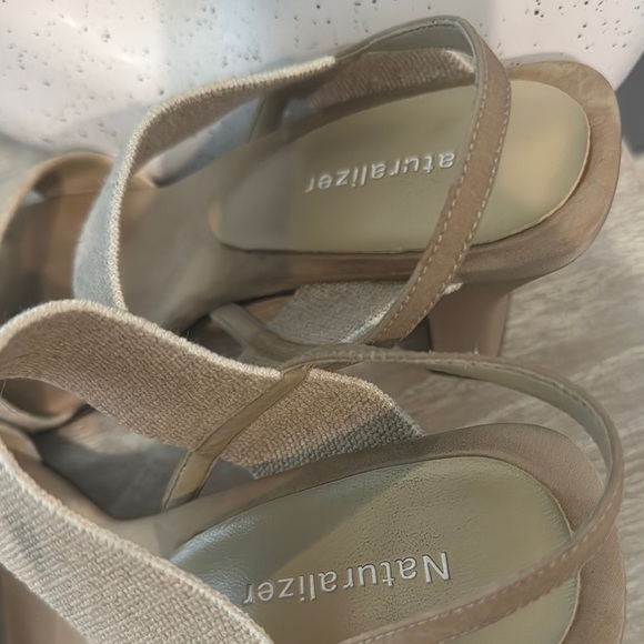 Naturalizer Tan Heels with Comfort and Style - Picture 3 of 6